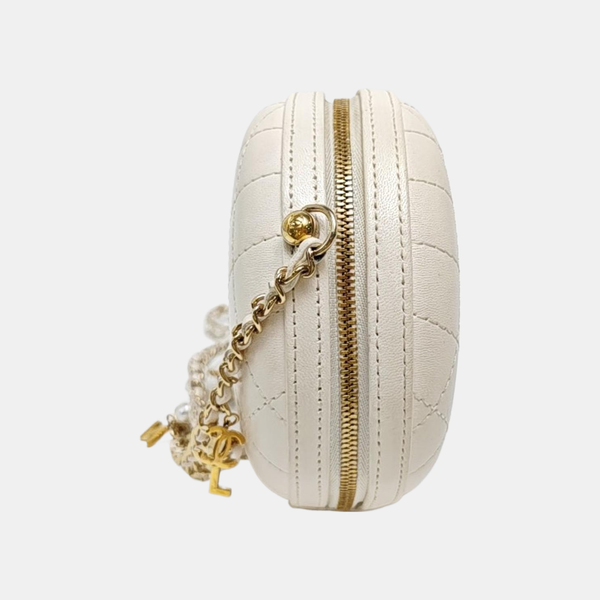 ROUND Quilted Lambskin White