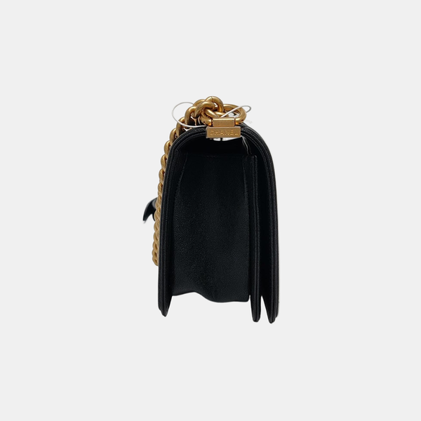 Authenticated pre-owned BOY CHANEL Medium Chevron, Quilted Grained Calfskin Black - Shoulder Bag at Looply