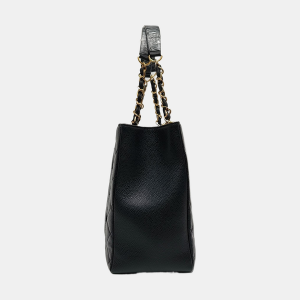 CHANEL GST Grande Piel de Becerro Granulada Acolchada Negra