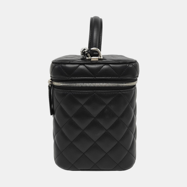 Authenticated pre-owned VANITY CASE Quilted Lambskin Black - Shoulder Bag at Looply