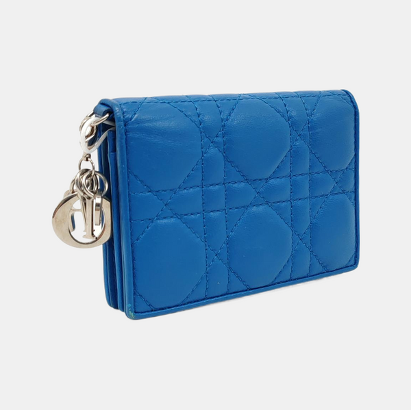 Tarjetero Lady Dior Cannage de piel de cordero azul