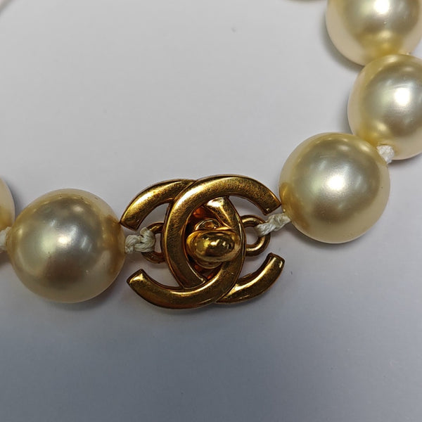 Faux Pearl White Bracelet