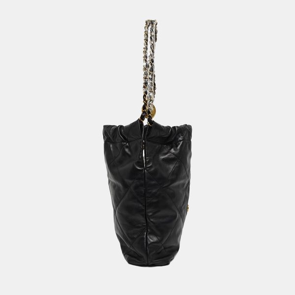 CHANEL 22 Small Quilted Calfskin Black