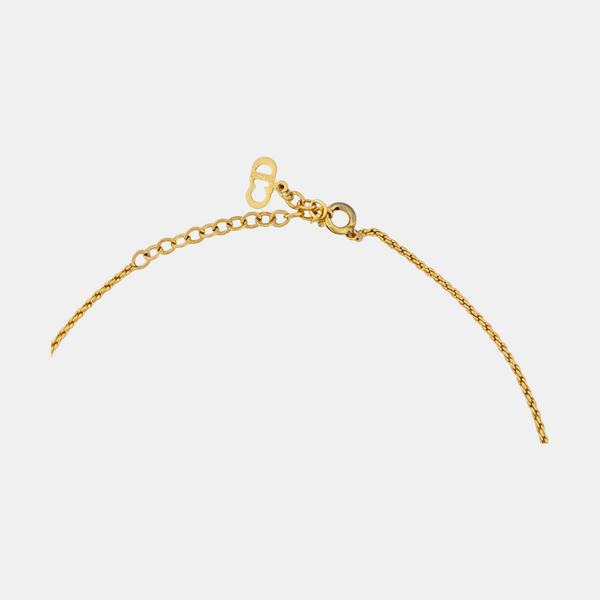 Collar de oro de metal