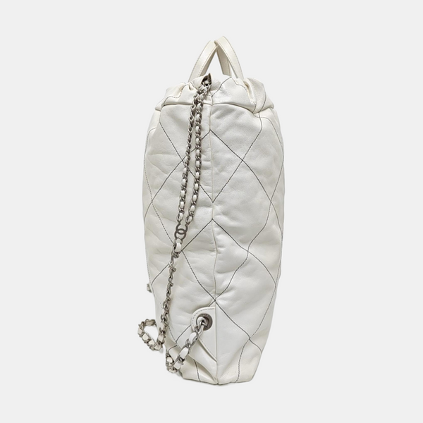 CHANEL 22 Large Quilted Calfskin White