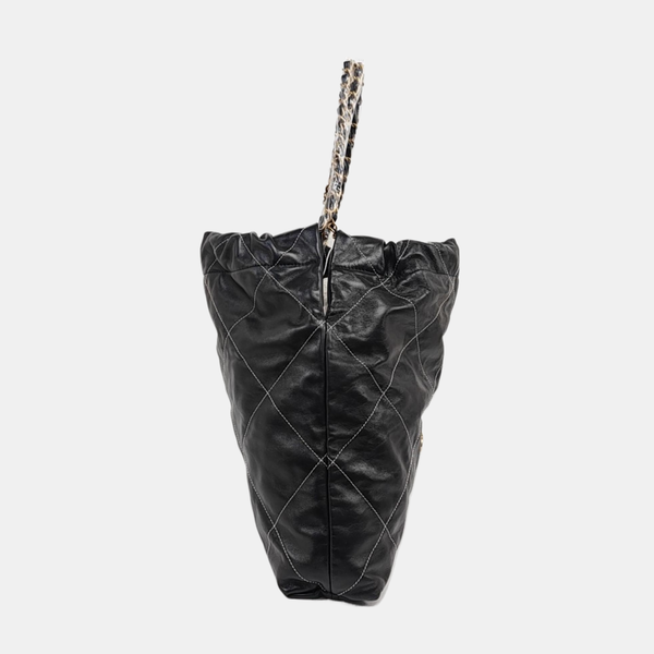 CHANEL 22 Small Quilted Calfskin Black