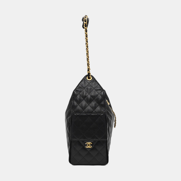 CHANEL 25 Medium Quilted Grained Calfskin Black