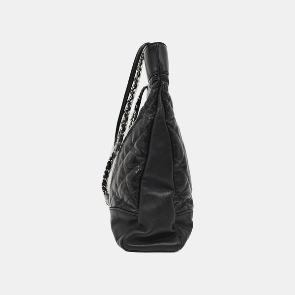 CHANEL 31 Large Quilted Calfskin Black