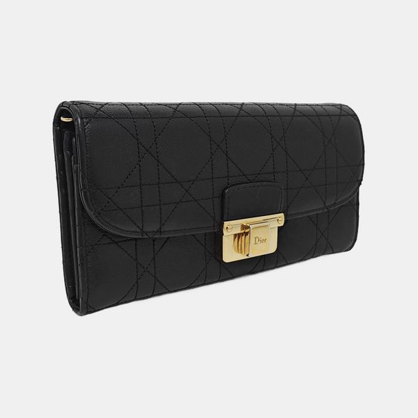 Cartera Miss Dior de piel de becerro acolchada negra