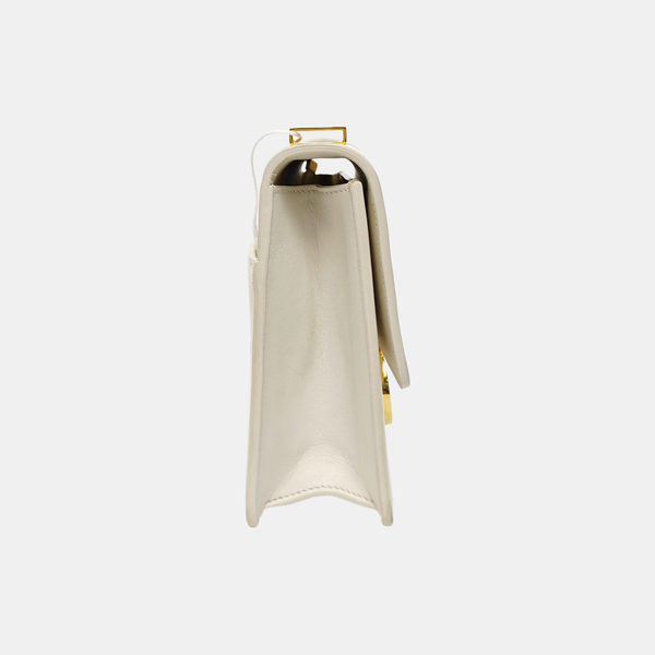 Authenticated pre-owned 30 Montaigne Calfskin White - Shoulder Bag at Looply