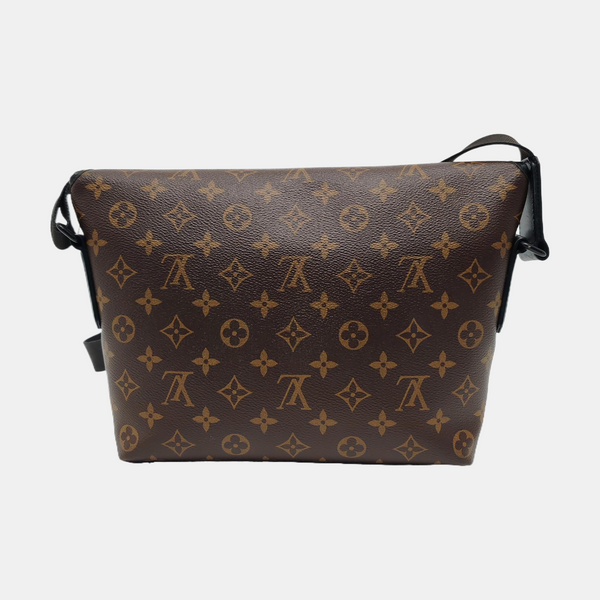 MAGNETIC Monogram Coated Canvas Brown