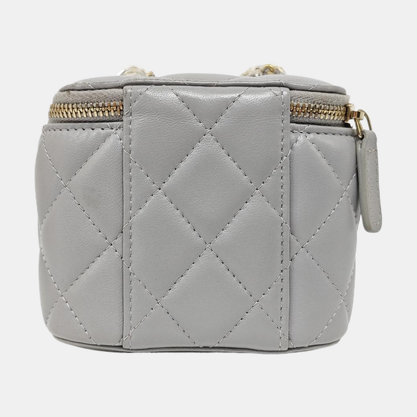 VANITY CASE Mini Quilted Lambskin Gray