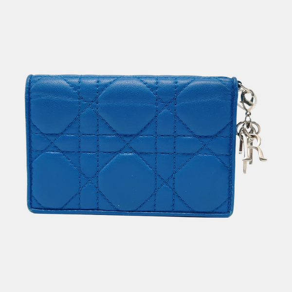 Tarjetero Lady Dior Cannage de piel de cordero azul