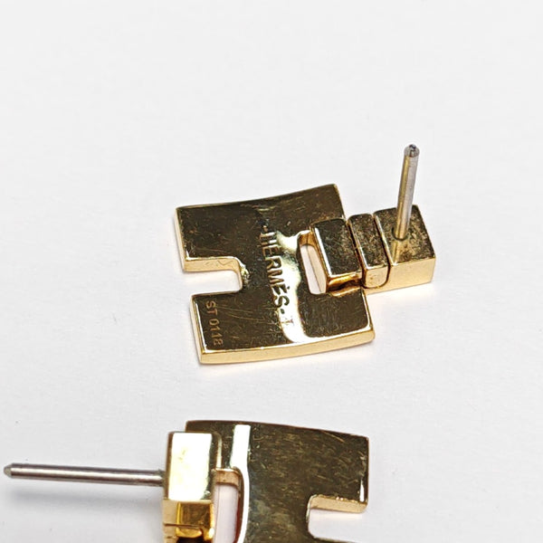 Eileen Metal Gold Stud Earrings