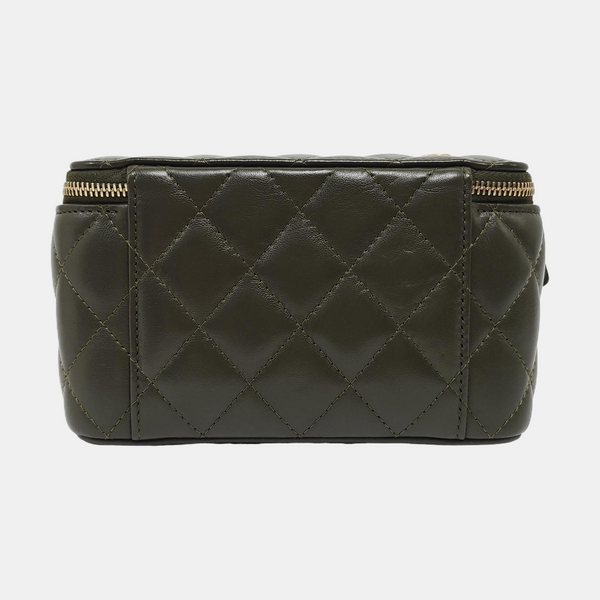 VANITY CASE Small Quilted Lambskin Green