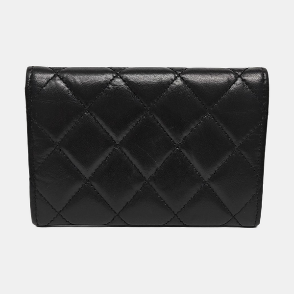 2.55 Cartera negra de piel de becerro acolchada