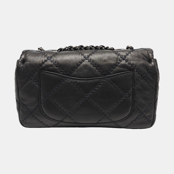 Authenticated pre-owned CLASSIC FLAP Medium Quilted Calfskin Grey - Shoulder Bag at Looply