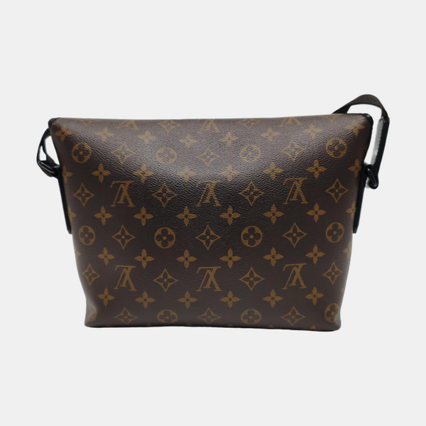 MAGNETIC Monogram Coated Canvas Brown