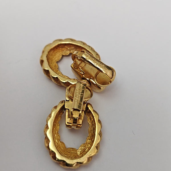 Twist Round Metal Gold Clip On Earrings