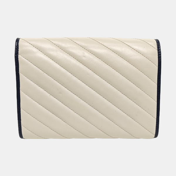 Authenticated pre-owned GG Marmont Mini Quilted Calfskin White - Crossbody Bag at Looply