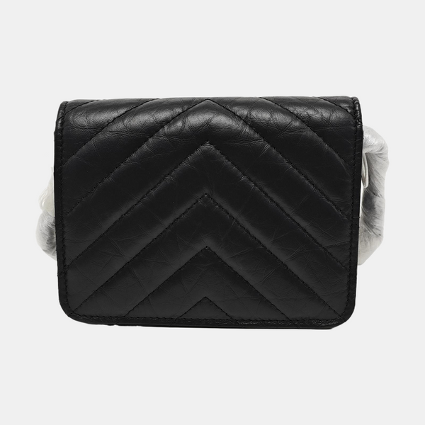 2.55 Chevron, piel de becerro acolchada negra
