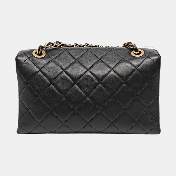 LOGO ENCHAINED FLAP Medium Quilted Calfskin Black