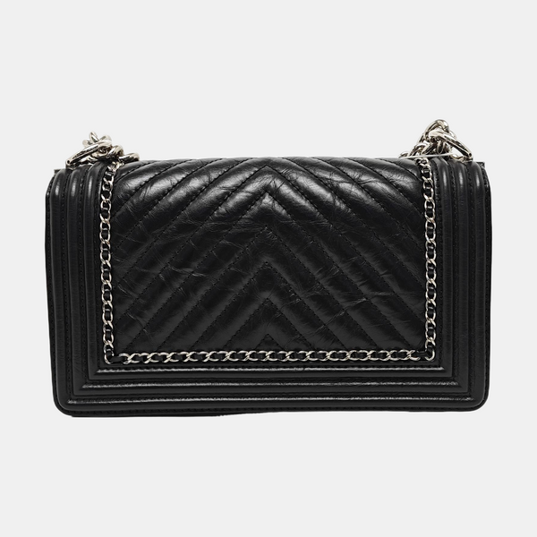 BOY CHANEL Medium Chevron, Quilted Vintage Calf Black