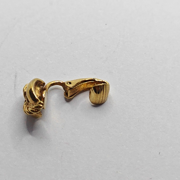 Twist Round Metal Gold Clip On Earrings