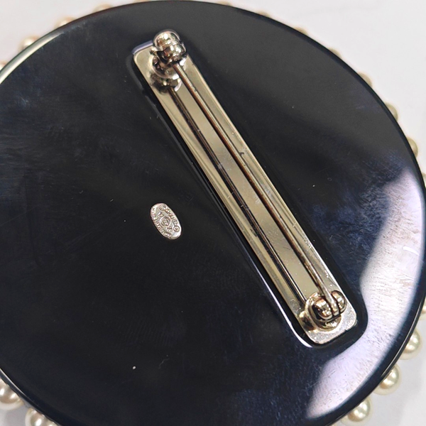 Synthetic Material Black Brooch
