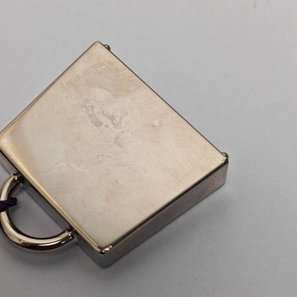 Curiosite Kelly Laque H Metal Silver Pendant