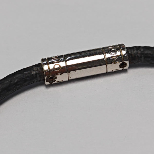 KEEP IT Metal Black Bangle