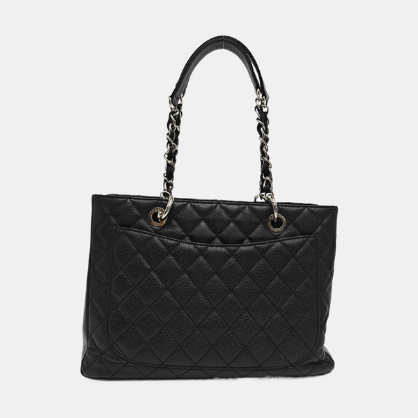CHANEL GST Grande Piel de Becerro Granulada Acolchada Negra