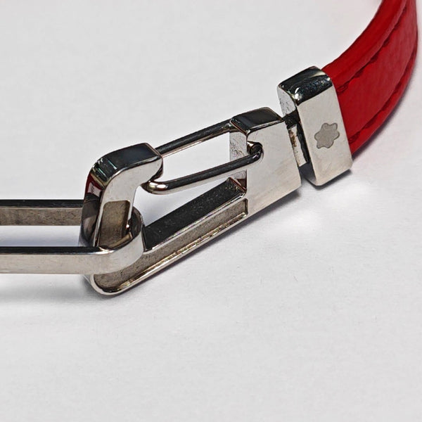 Authenticated pre-owned Fabric Red Bracelet - Bracelet at Looply