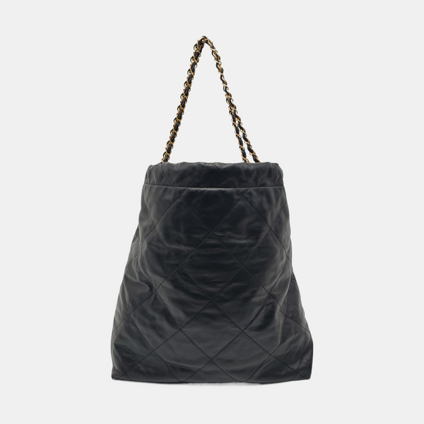 CHANEL 22 Medium Quilted Calfskin Black
