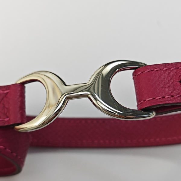 Brazalete rojo de metal