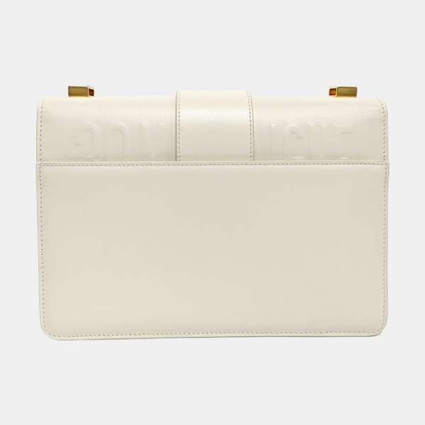 Authenticated pre-owned 30 Montaigne Calfskin White - Crossbody Bag at Looply