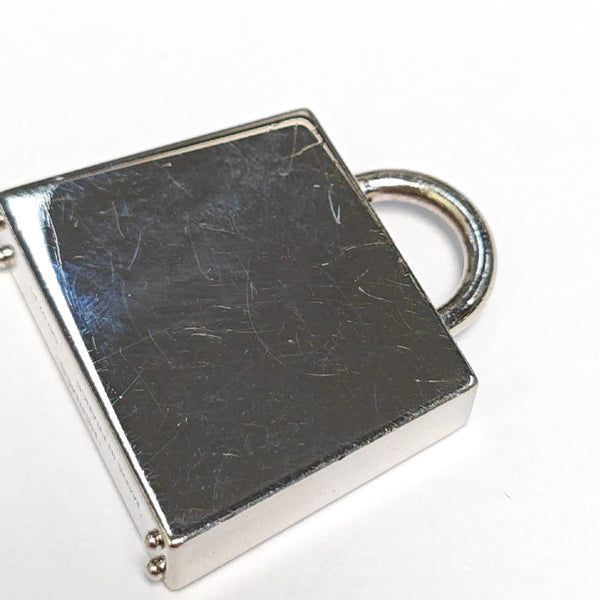 Curiosite Kelly Laque H Metal Silver Pendant