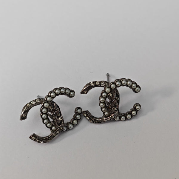 Metal Gray Stud Earrings
