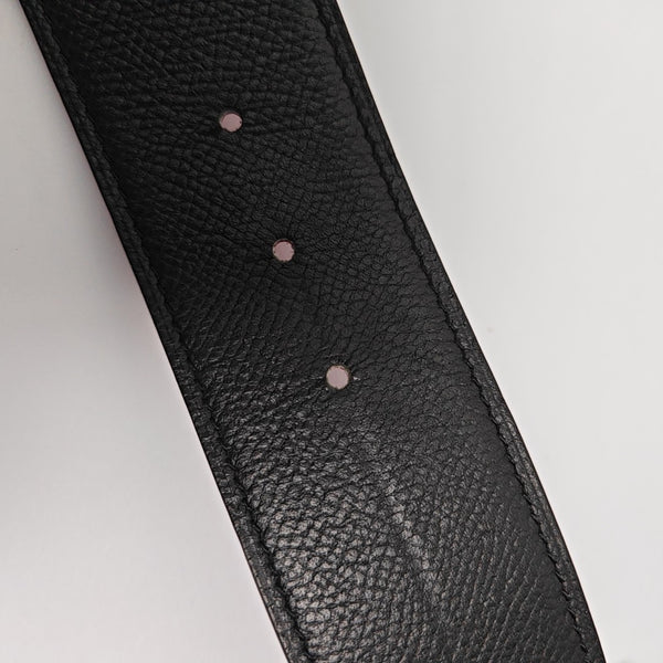 Cinturón de cuero negro