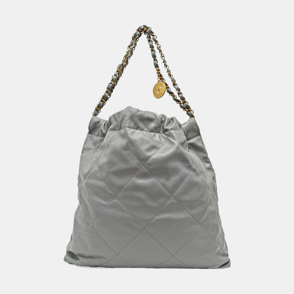 CHANEL 22 Medium Quilted Calfskin Green