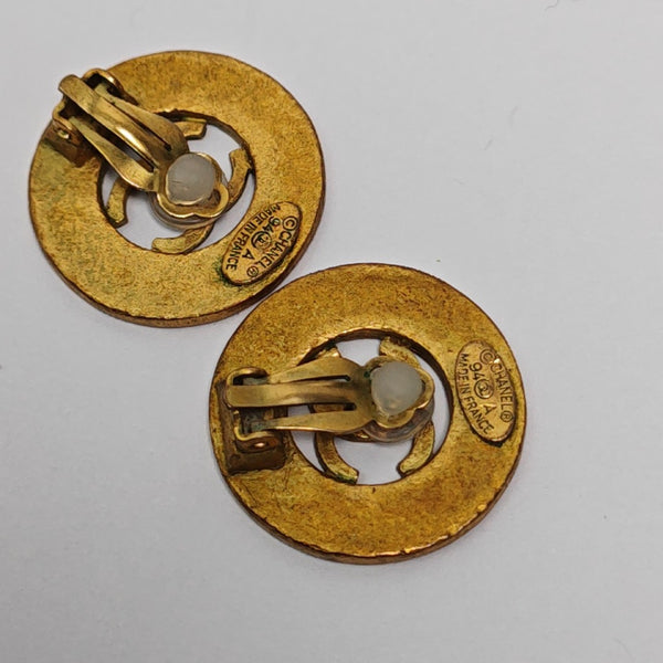 Vintage Metal Gold Clip On Earrings
