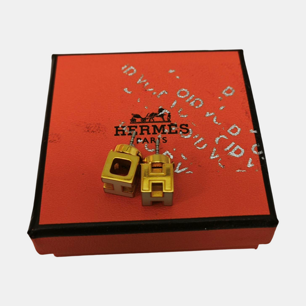 Pop H Metal Gold Stud Earrings