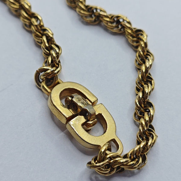 Collar de oro de metal