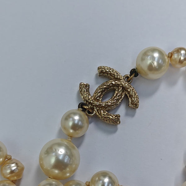 Faux Pearl White Necklace