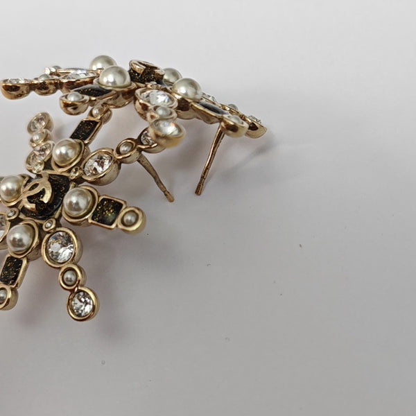 Metal Gold Stud Earrings