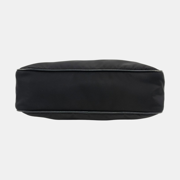 Authenticated pre-owned Re-Edition2005 Nylon Black - Crossbody Bag at Looply