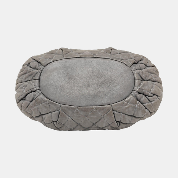 BOLSO TOTE Piel de becerro acolchada gris