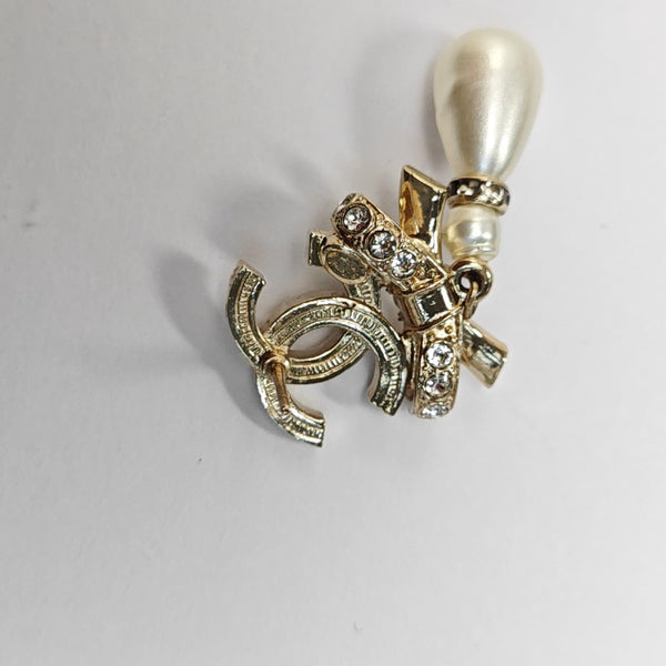 Metal Gold Stud Earrings