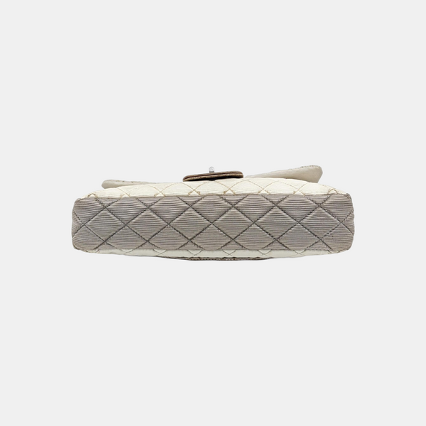 2.55 225 Quilted Fabric White