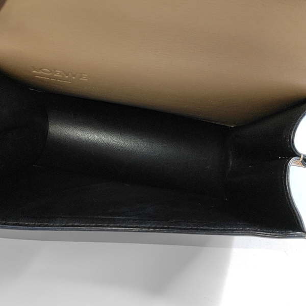 Authenticated pre-owned Barcelona Calfskin Brown - Shoulder Bag at Looply